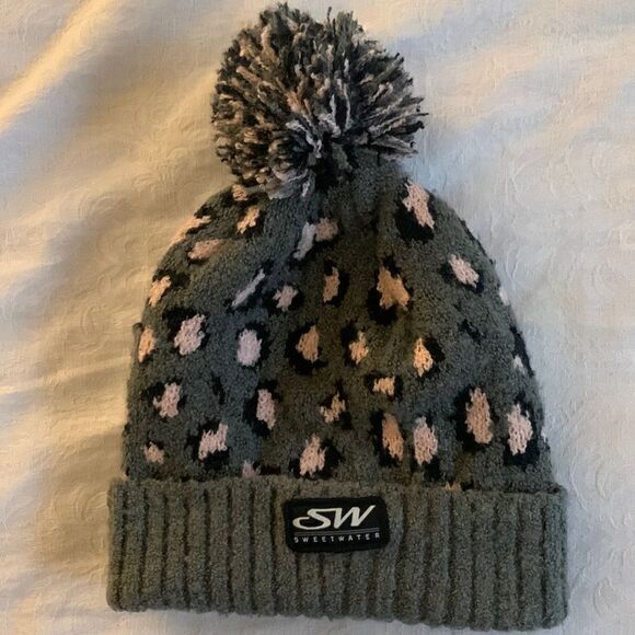 Beanie Cheetah Print Pom Pom Gray Pink - Picture 1 of 6
